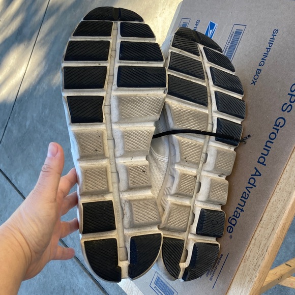 Men’s On Clouds Running Black and White Athletic Shoes size 14 - Picture 8 of 12